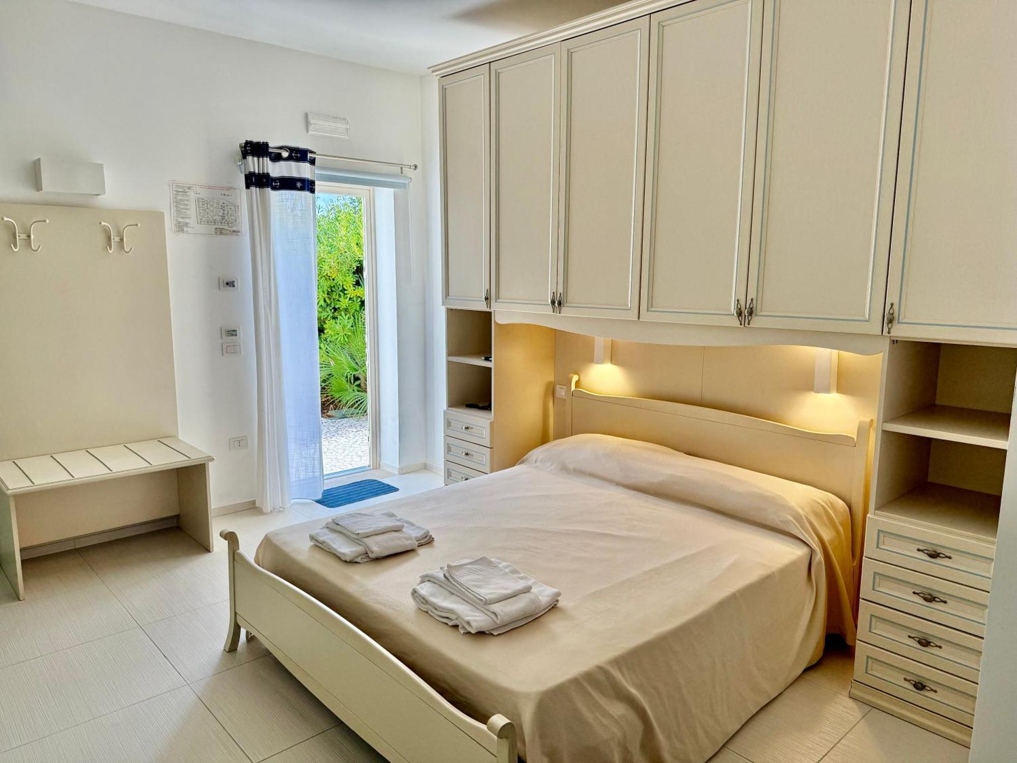 Baia Sangiorgio Hotel & Beach Club Bari Exterior photo
